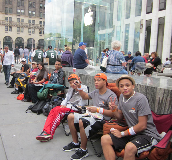 iPhone 5 fila Apple Store New York quinta strada