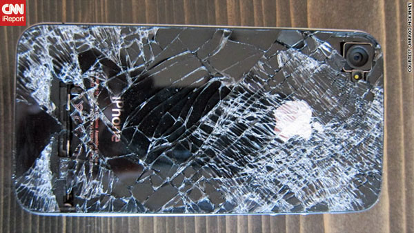 iPhone 4 dopo caduta da 4.100 metri