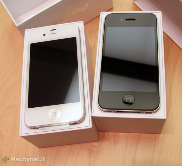 iPhone 4S bianco e nero